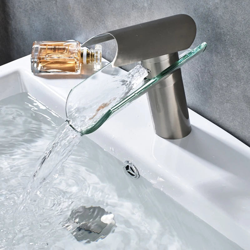 Robinet cascade en verre pour lavabo de salle de bain