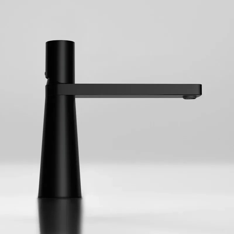 Robinet de lavabo minimaliste au design géométrique