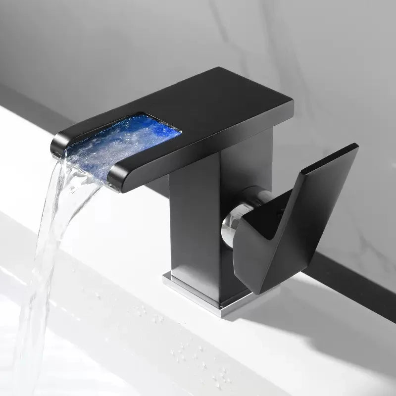 Robinet design cascade LED pour lavabo salle de bain avec température réglable