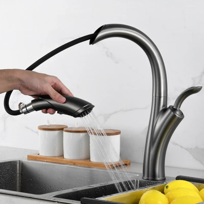 Robinet de cuisine design avec douchette flexible en laiton brossé