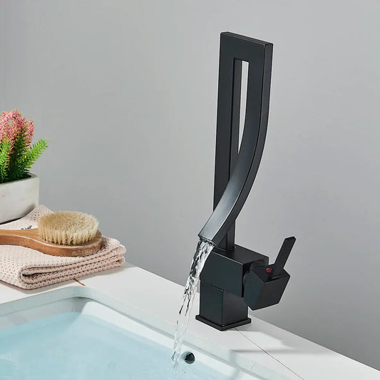 Robinet haut design pour lavabo de salle de bain