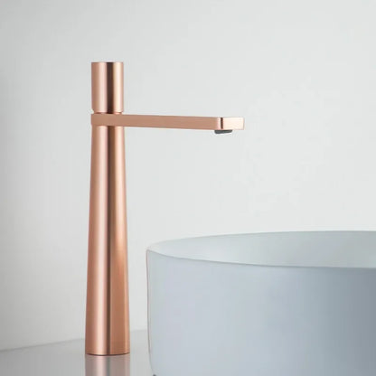 Robinet de lavabo minimaliste au design géométrique