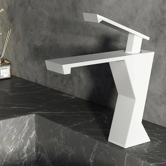 Robinet de lavabo design géométrique mitigeur