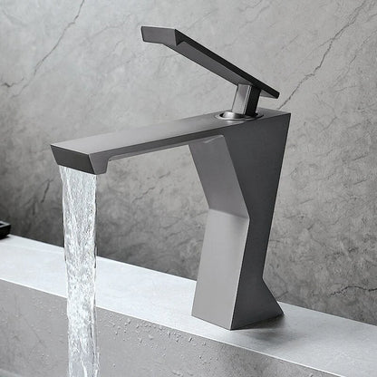 Robinet de lavabo design géométrique mitigeur