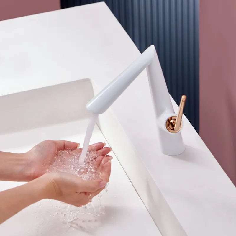 Robinet coudé pour lavabo de salle de bain