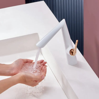 Robinet coudé pour lavabo de salle de bain